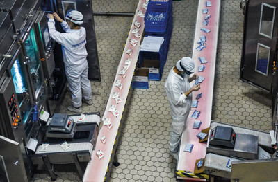 真假'鮮'牛奶 保質(zhì)期長達20天，哪些乳企在'鉆空子'？